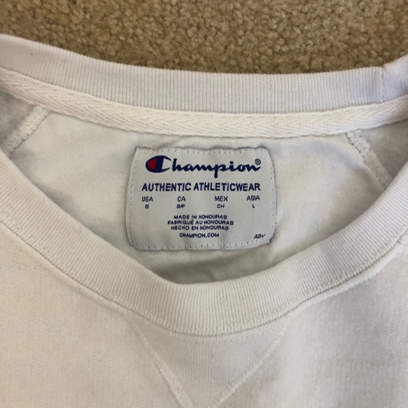 White Champion sweatshirt - Picture 2 of 3